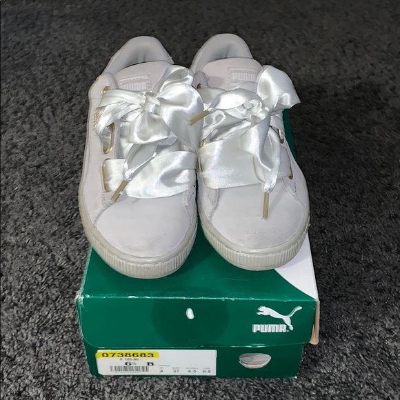 Women’s Puma Sneakers - Picture 3 of 5